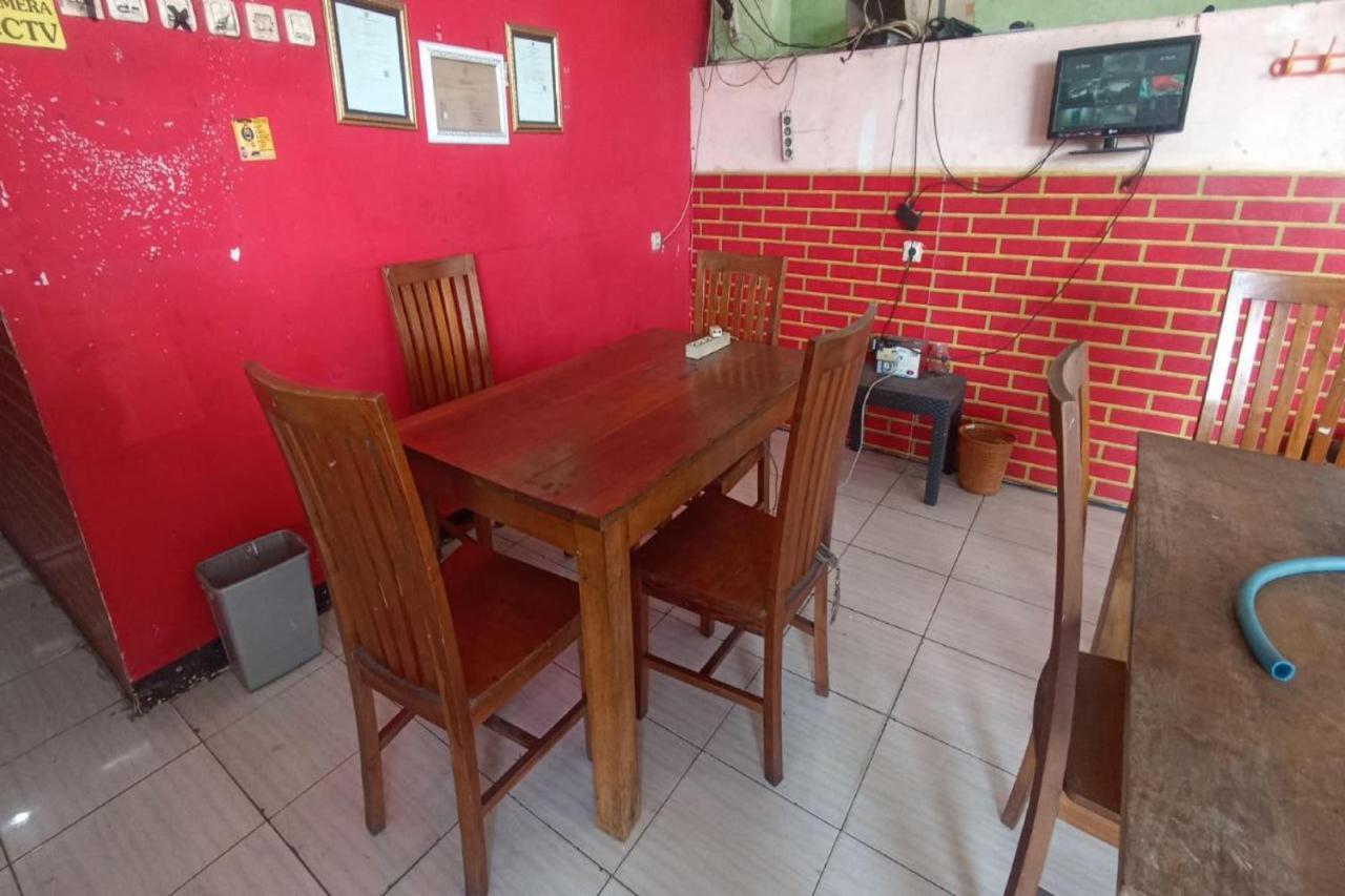 Oyo Life 92877 Hotel Rainbow 7296 Σεμαράνγκ Εξωτερικό φωτογραφία