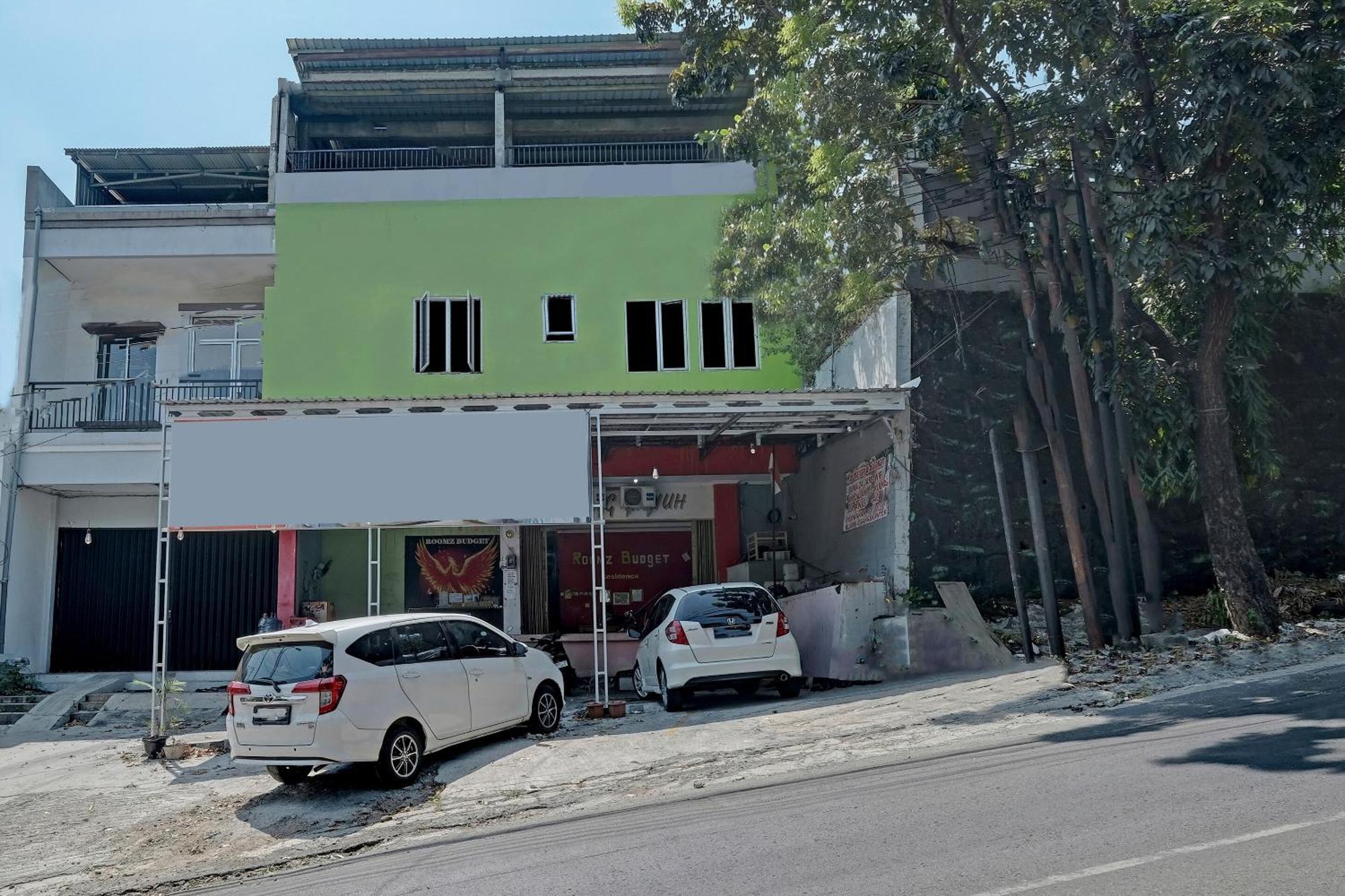Oyo Life 92877 Hotel Rainbow 7296 Σεμαράνγκ Εξωτερικό φωτογραφία