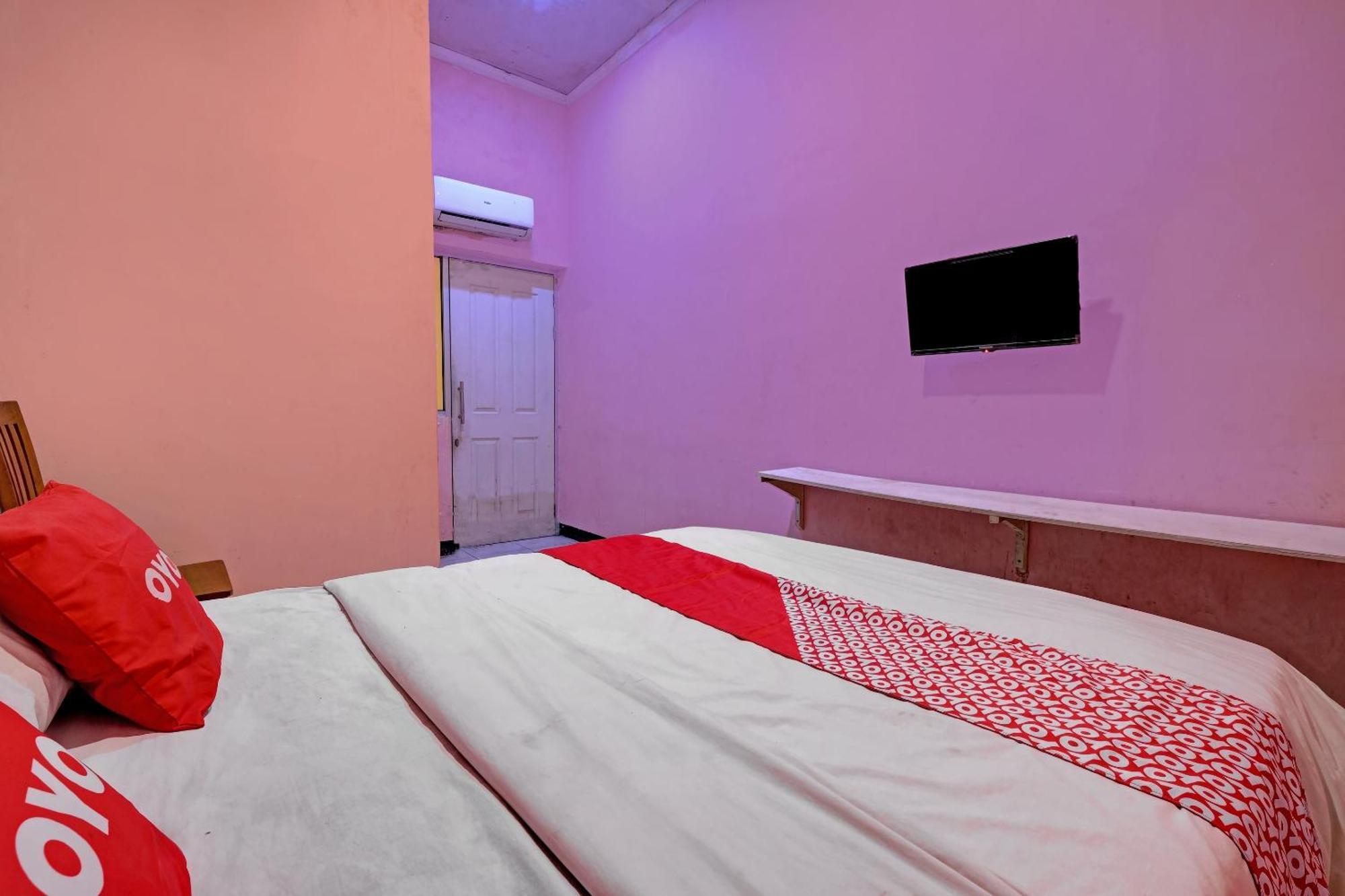 Oyo Life 92877 Hotel Rainbow 7296 Σεμαράνγκ Εξωτερικό φωτογραφία
