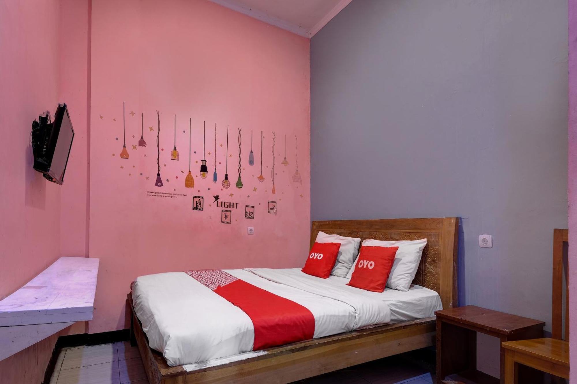 Oyo Life 92877 Hotel Rainbow 7296 Σεμαράνγκ Εξωτερικό φωτογραφία