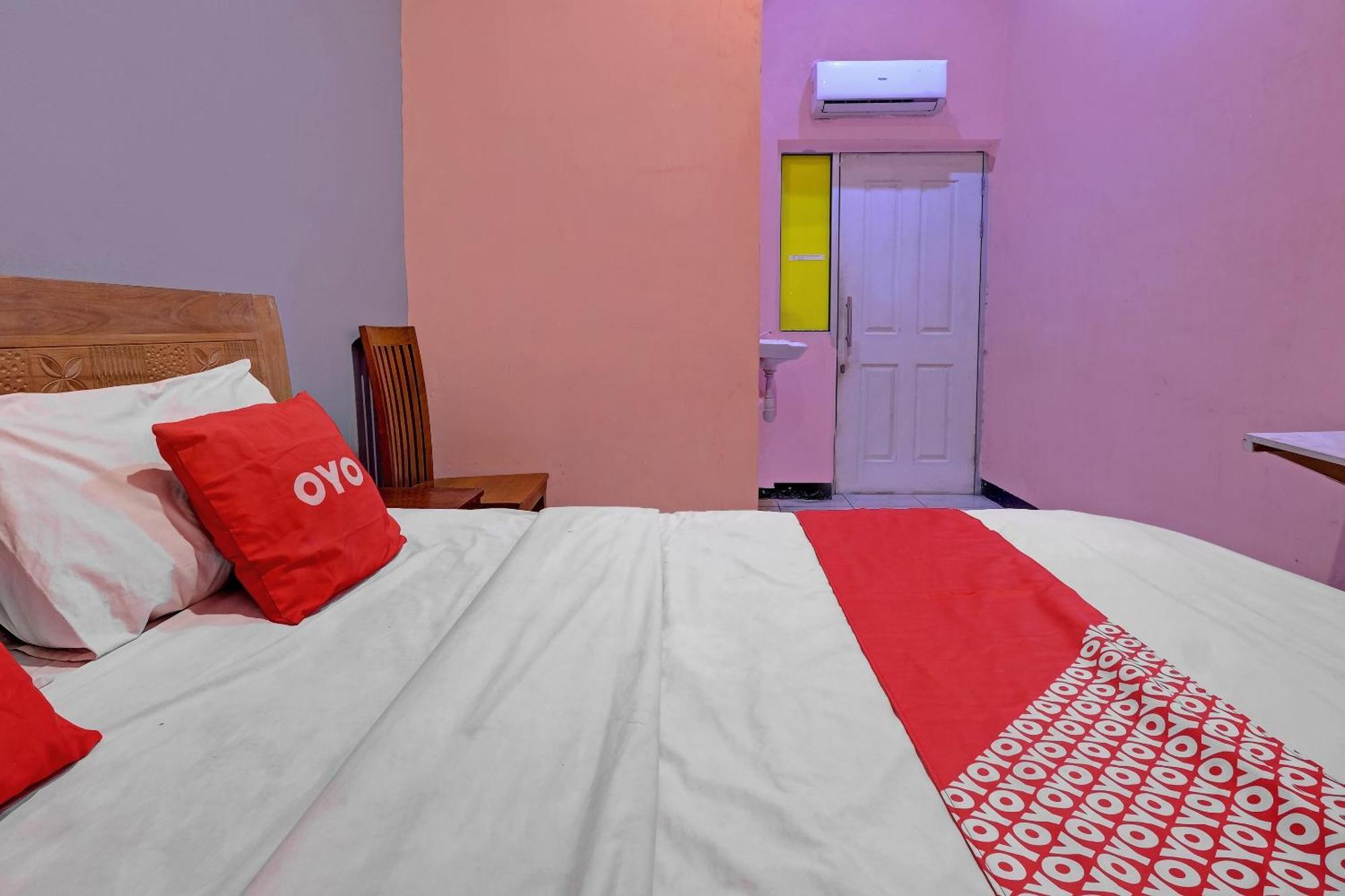 Oyo Life 92877 Hotel Rainbow 7296 Σεμαράνγκ Εξωτερικό φωτογραφία