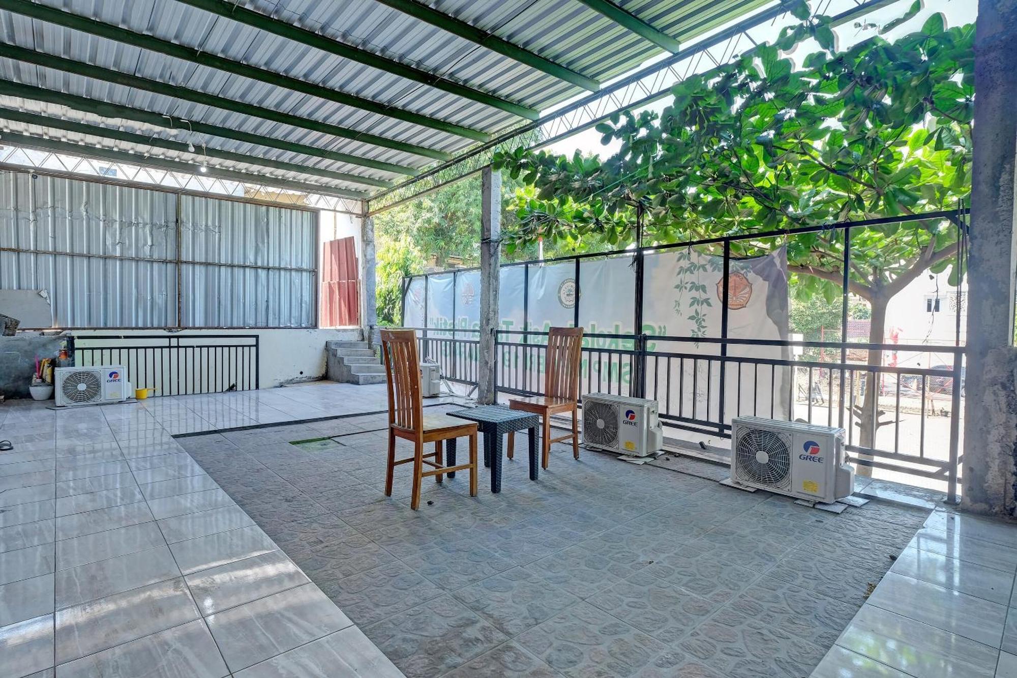 Oyo Life 92877 Hotel Rainbow 7296 Σεμαράνγκ Εξωτερικό φωτογραφία